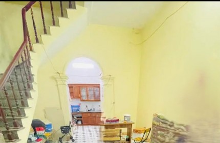 CHO THUÊ NHÀ TRONG NGÕ 170 TAM TRINH, 40M2, 3 TẦNG, 3 NGỦ, 3 WC, 8 TRIỆU - Ở GĐ, NHÓM